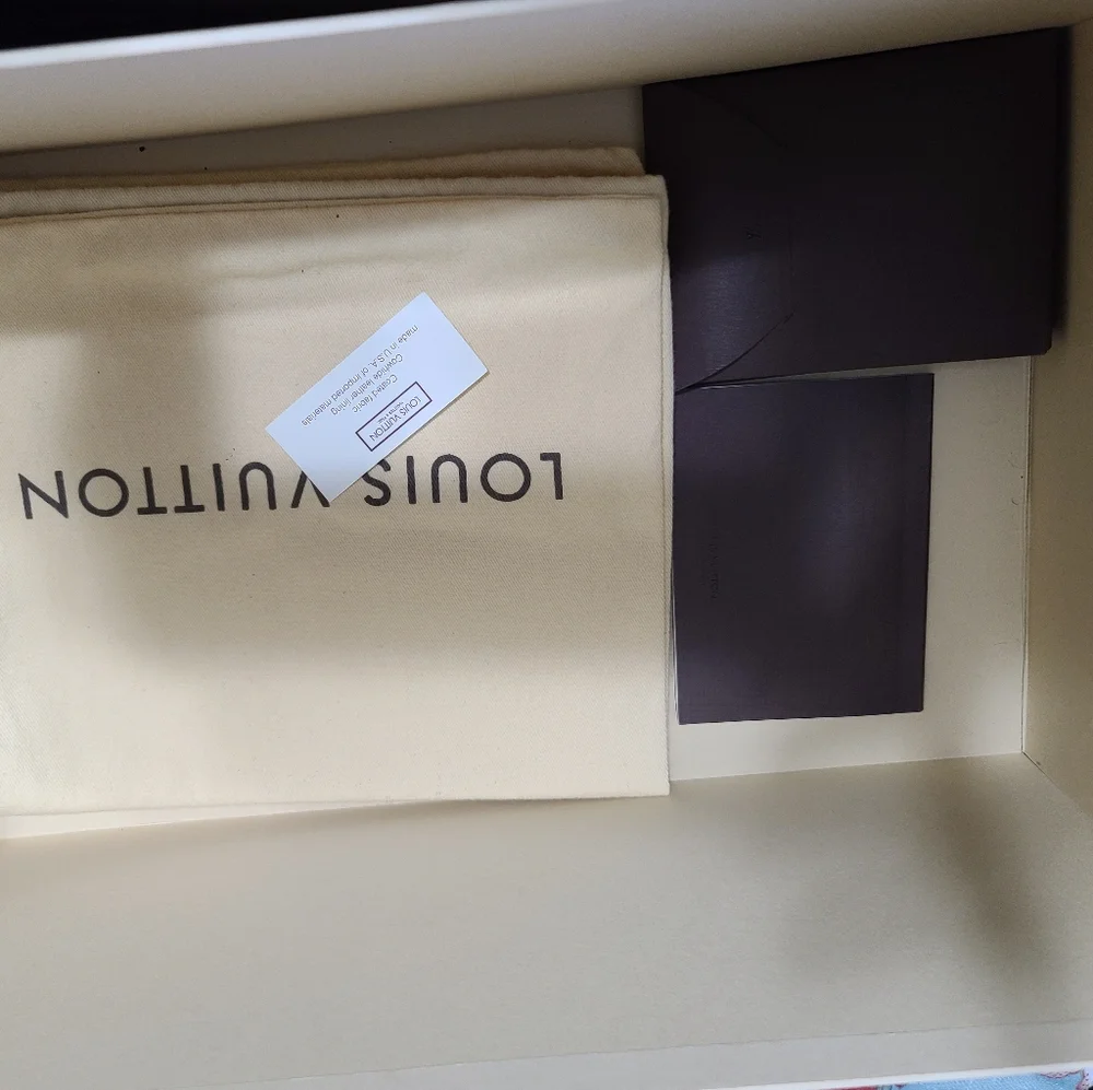 Men's all black Louis Vuitton Sneakers - Picture 10 of 10
